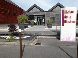Logo CHATEAUNEUF ARTS ET LOISIRS