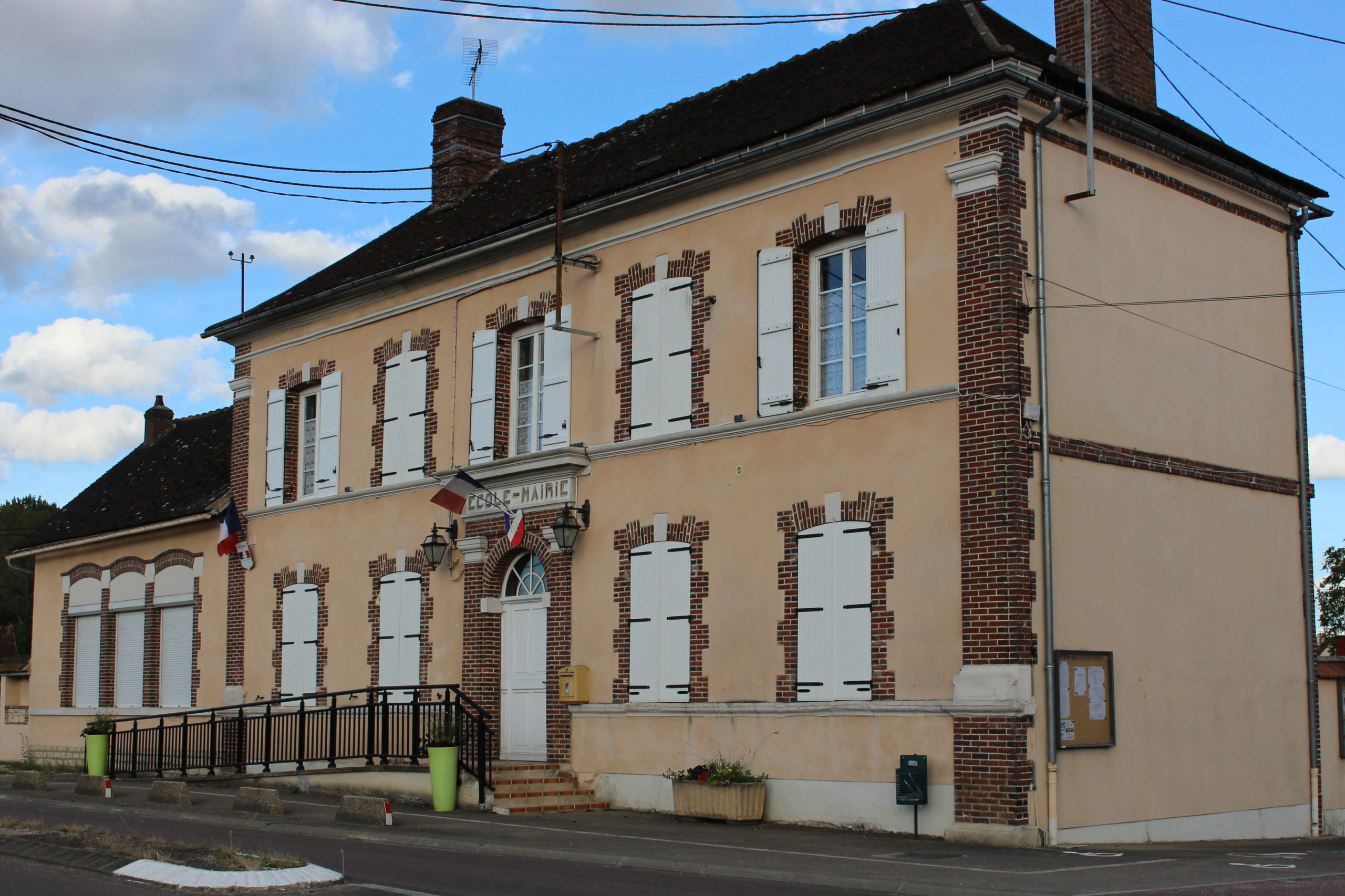 Logo COMMUNE D'ESNON