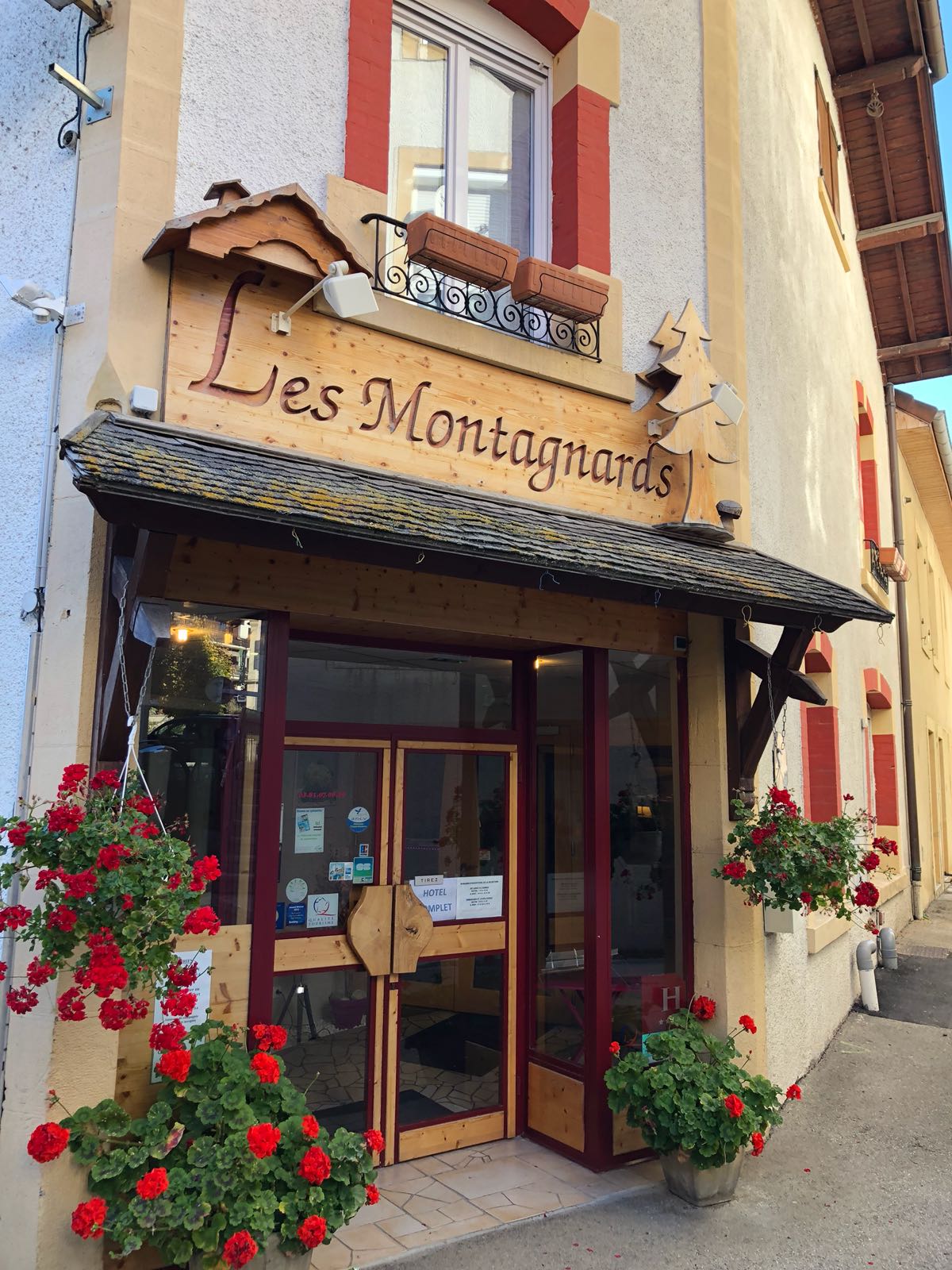 Logo LES MONTAGNARDS (HOTEL DES MONTAGNARDS)