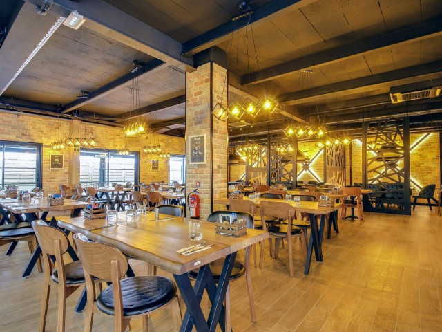 Logo YK RESTAURATION (MEAT GRILL)